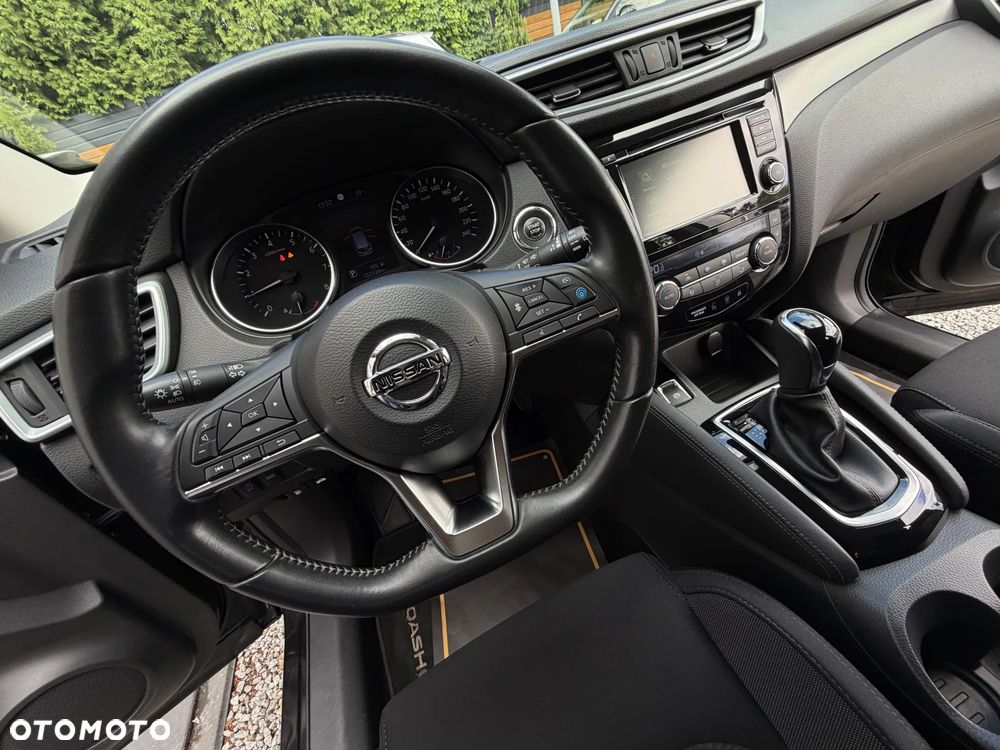 Nissan Qashqai 1.3 DIG-T DCT N-CONNECTA - 28