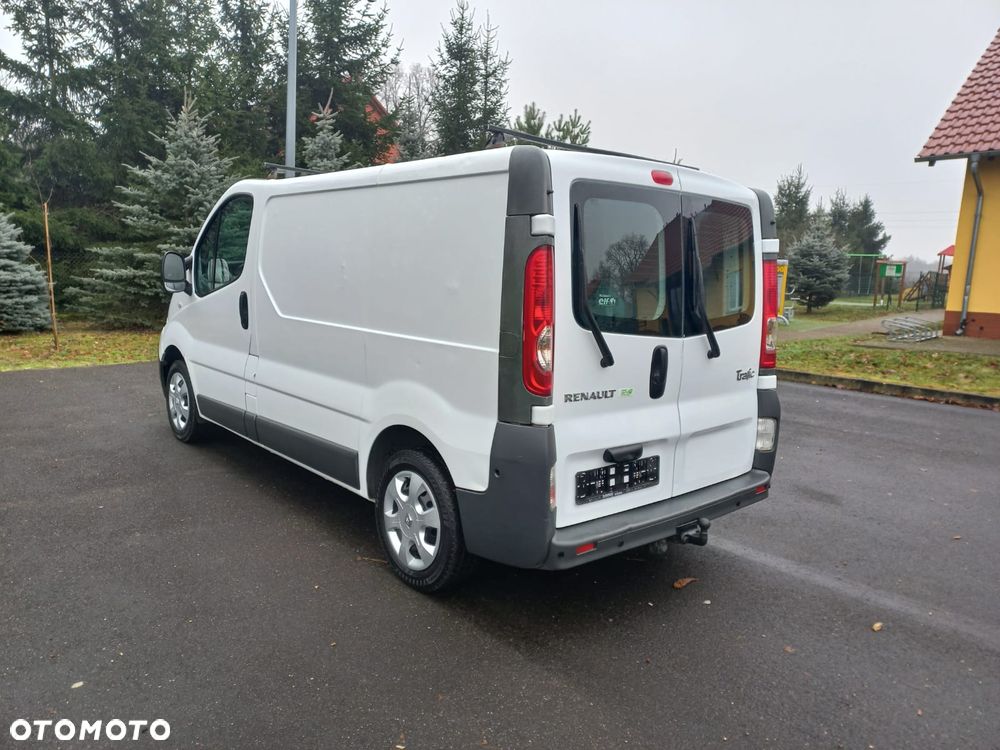 Renault TRAFIC - 2