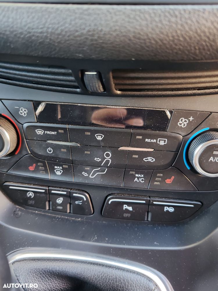 Ford Kuga 1.5 EcoBoost 2WD Titanium - 4