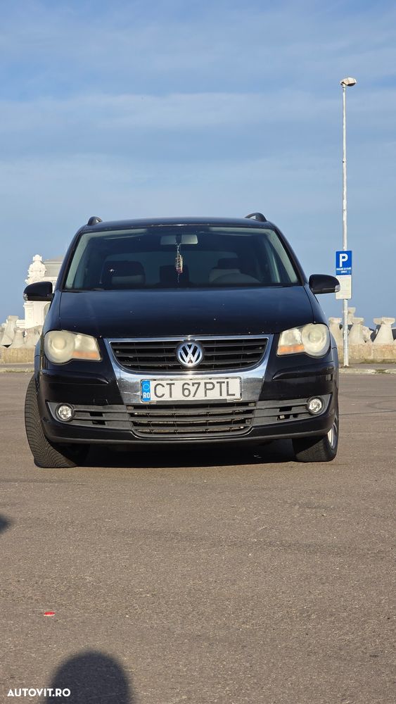 Volkswagen Touran - 10
