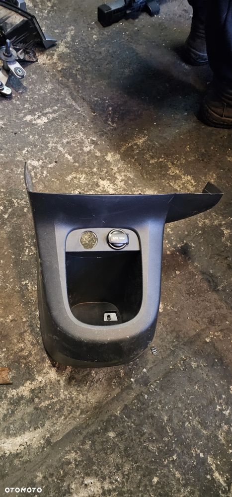 Osłona konsoli tył obudowa tunelu Hyundai Ioniq 5 847T0-GI000 - 1