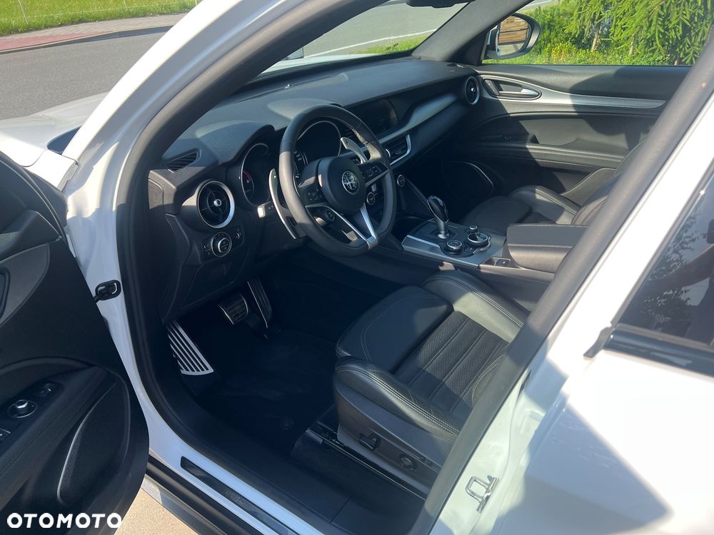 Alfa Romeo Stelvio 2.2 16V AT8 Q4 B-Tech - 11