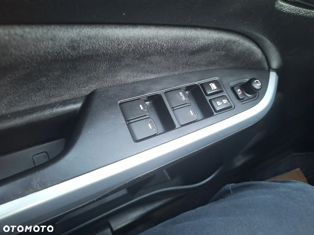 Suzuki Vitara 1.6 DDiS (4x4) Allgrip Comfort+ - 26