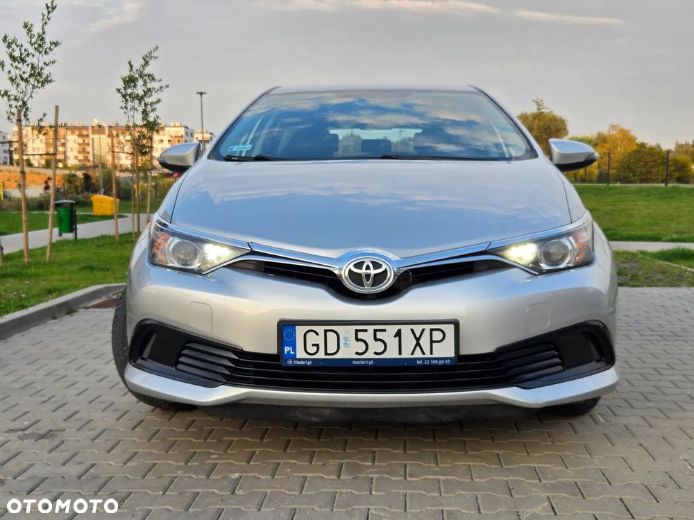 Toyota Auris - 2