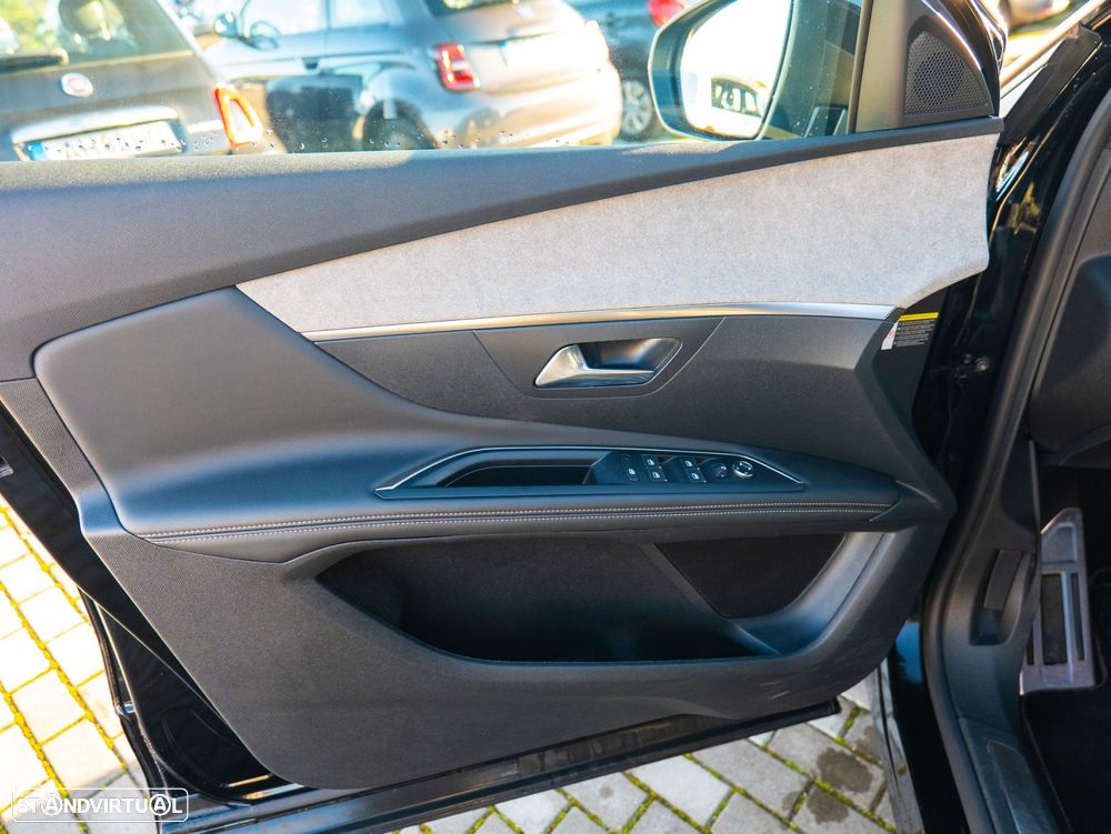 Peugeot 3008 1.6 Hybrid GT Pack e-EAT8 - 11