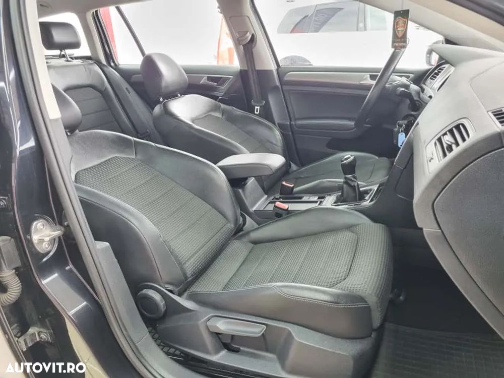 Volkswagen Golf - 16