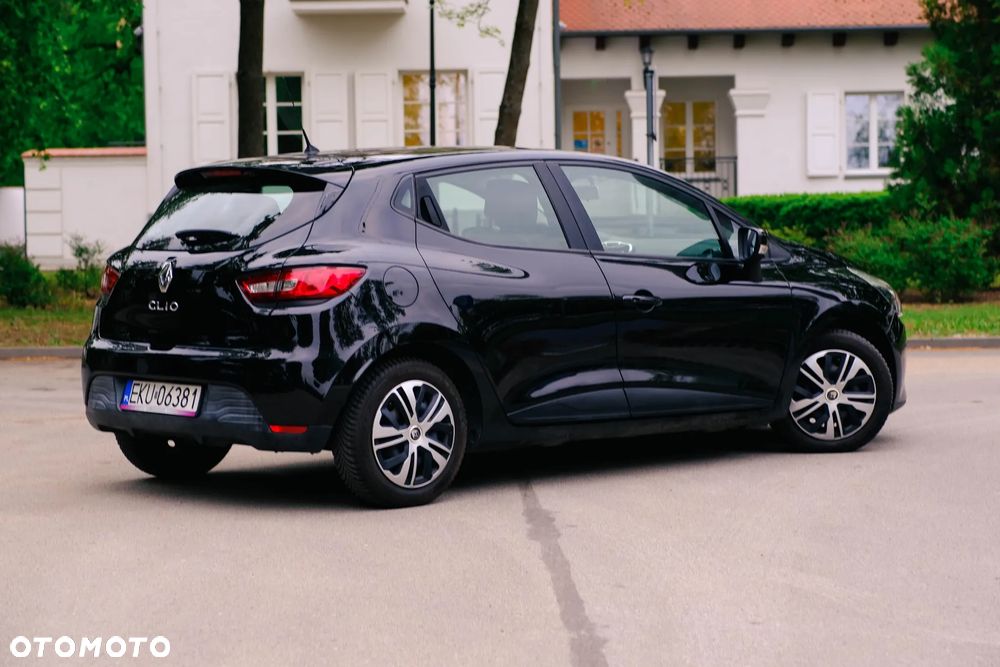Renault Clio 1.2 16V Expression - 11