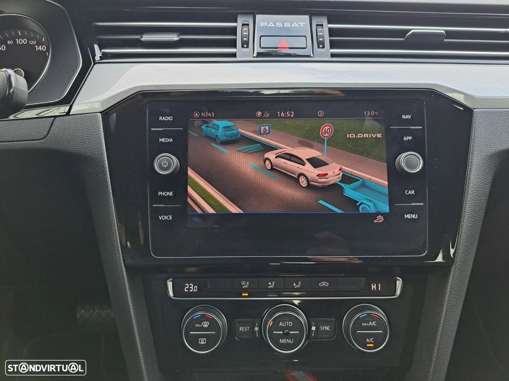 VW Passat 1.6 TDI Business DSG - 25