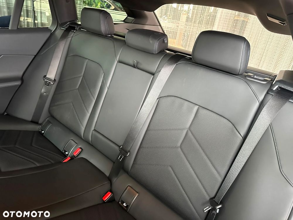 BMW Seria 5 540d xDrive mHEV - 24