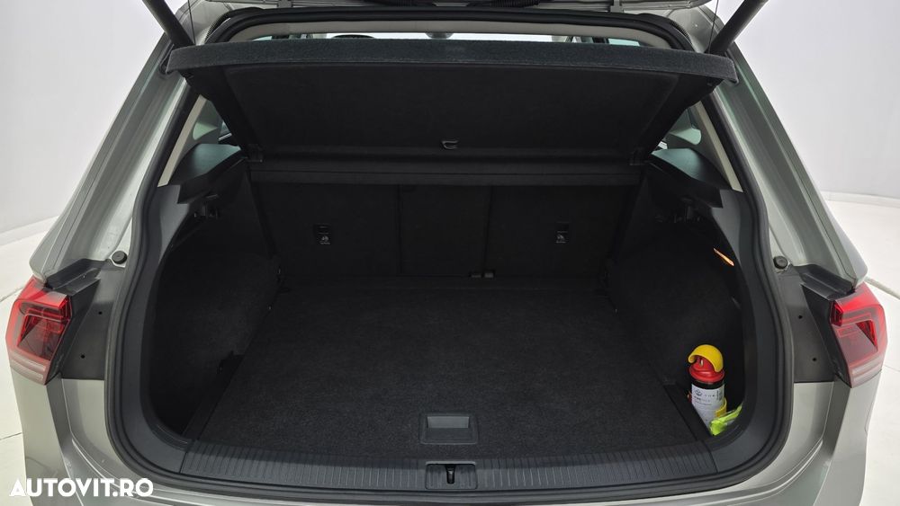 Volkswagen Tiguan - 25