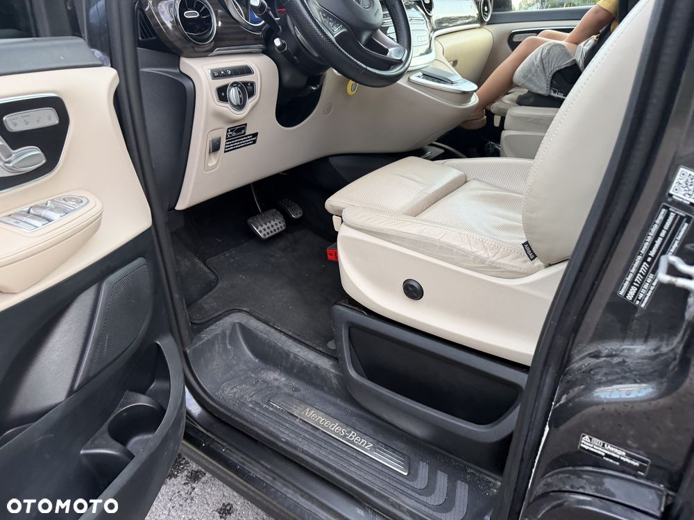 Mercedes-Benz Klasa V 300 d 4-Matic Exclusive 9G-Tronic (d³ugi) - 14