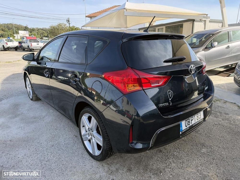 Toyota Auris 1.4 D-4D Exclusive - 6