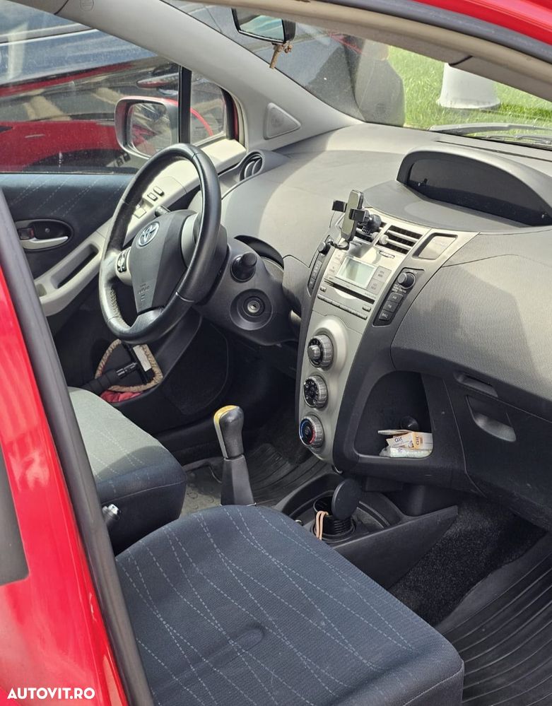 Toyota Yaris 1.3 Luna - 7