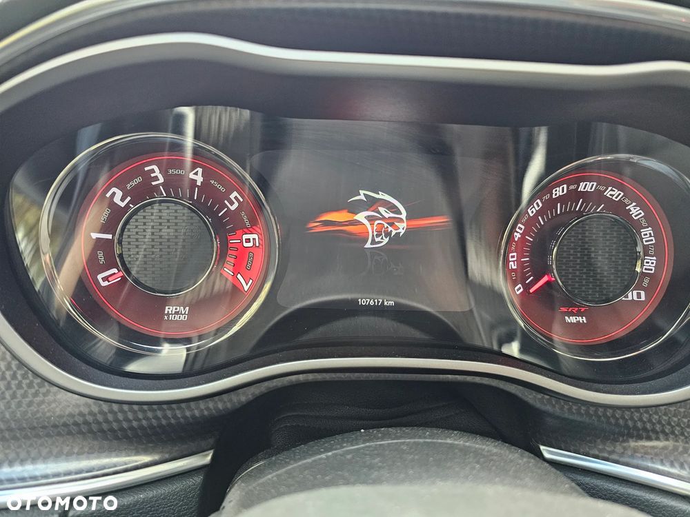 Dodge Challenger - 16