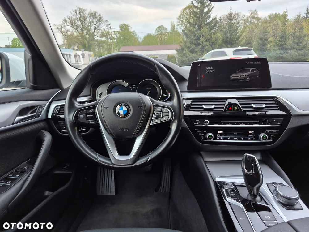 BMW Seria 5 520d xDrive Sport Line - 29