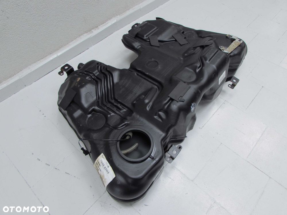 VOLVO XC70 V70 AWD 2.4 D5 07-16 ZBIORNIK BAK PALIWA 30792802 - 3