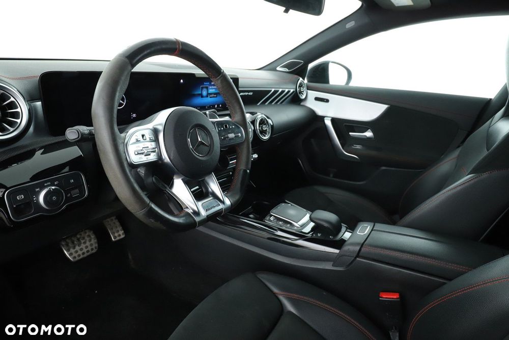 Mercedes-Benz CLA - 21