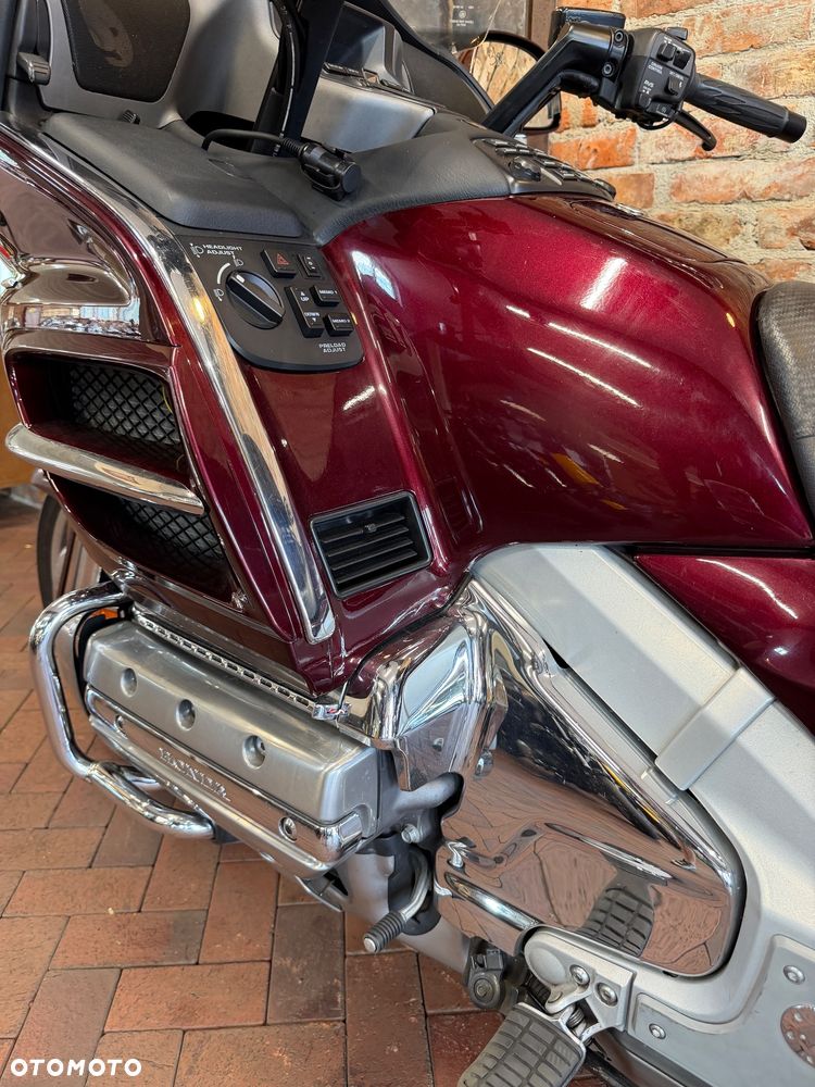 Honda GL - 27