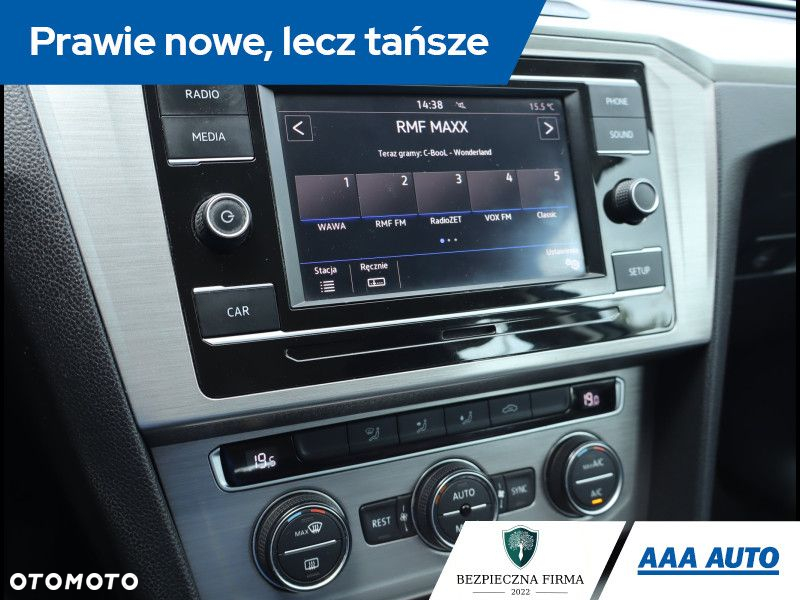 Volkswagen Passat - 12