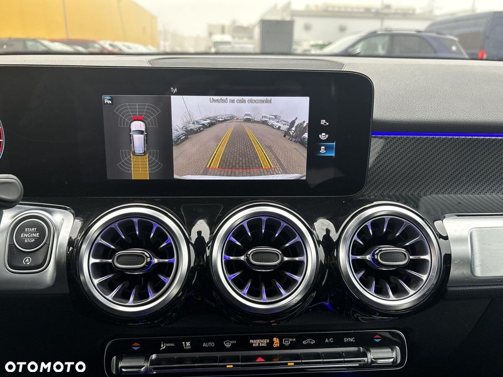 Mercedes-Benz GLB 200 4-Matic AMG Line 8G-DCT - 21