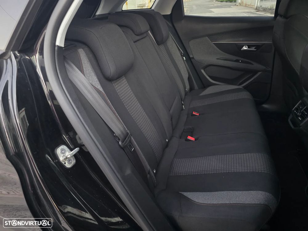 Peugeot 3008 PureTech 130 Stop & Start GPF EAT8 Allure - 18