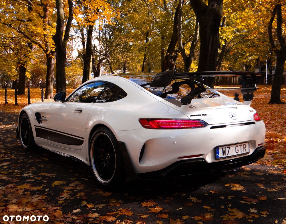 Mercedes-Benz AMG GT R - 8