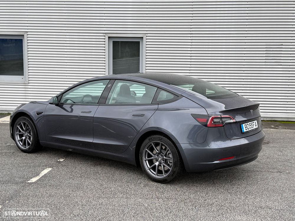 Tesla Model 3 Long Range Tração Traseira - 3