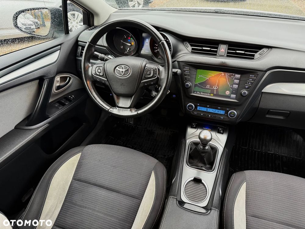 Toyota Avensis 2.0 D-4D Prestige - 12