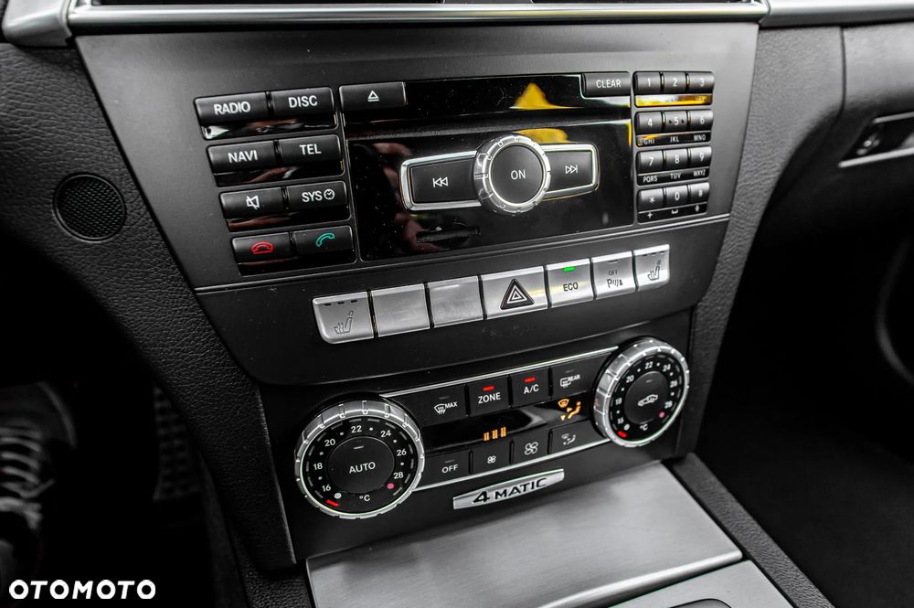Mercedes-Benz Klasa C 250 CDI 4Matic 7G-TRONIC Avantgarde Edition - 29