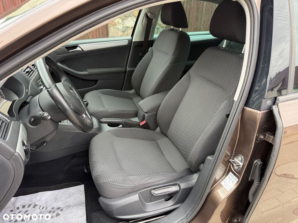 Volkswagen Jetta 1.4 TSI Match - 26