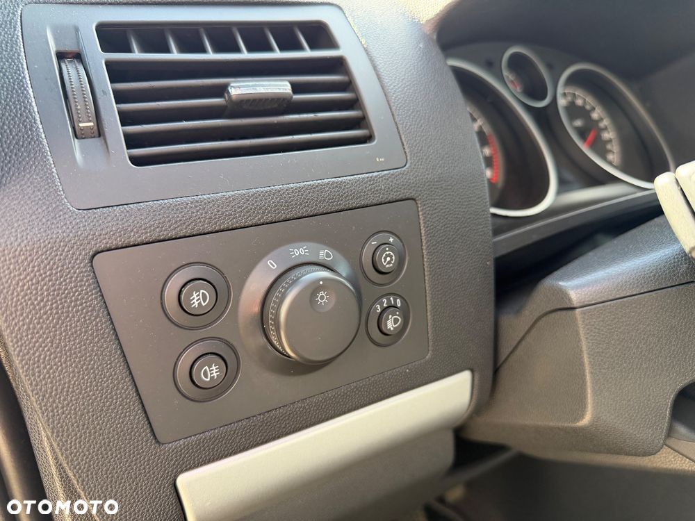 Opel Zafira - 19