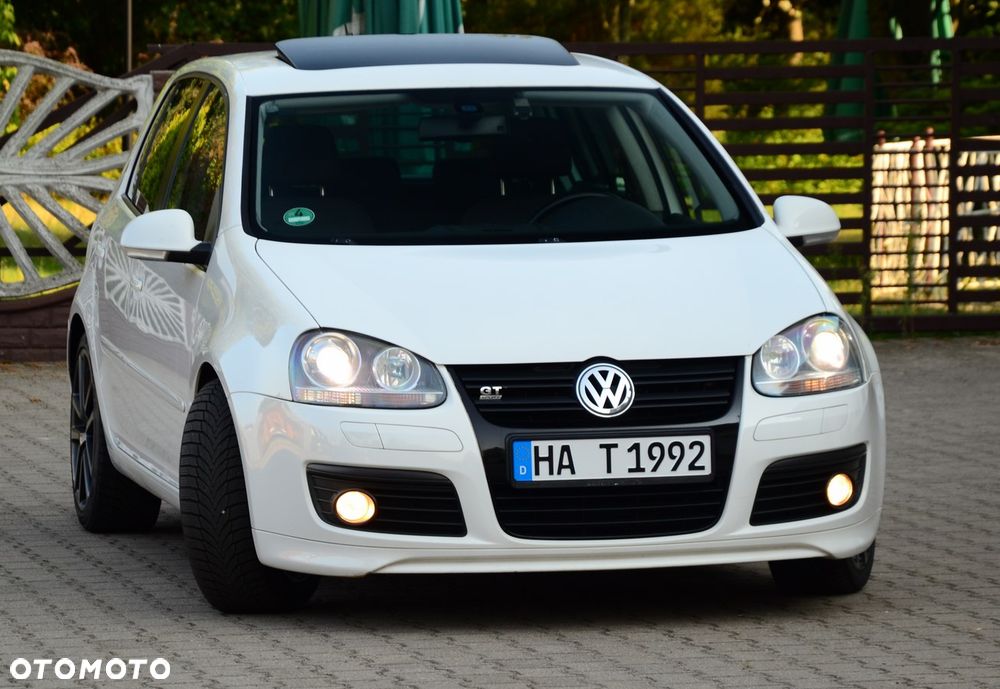 Volkswagen Golf - 6