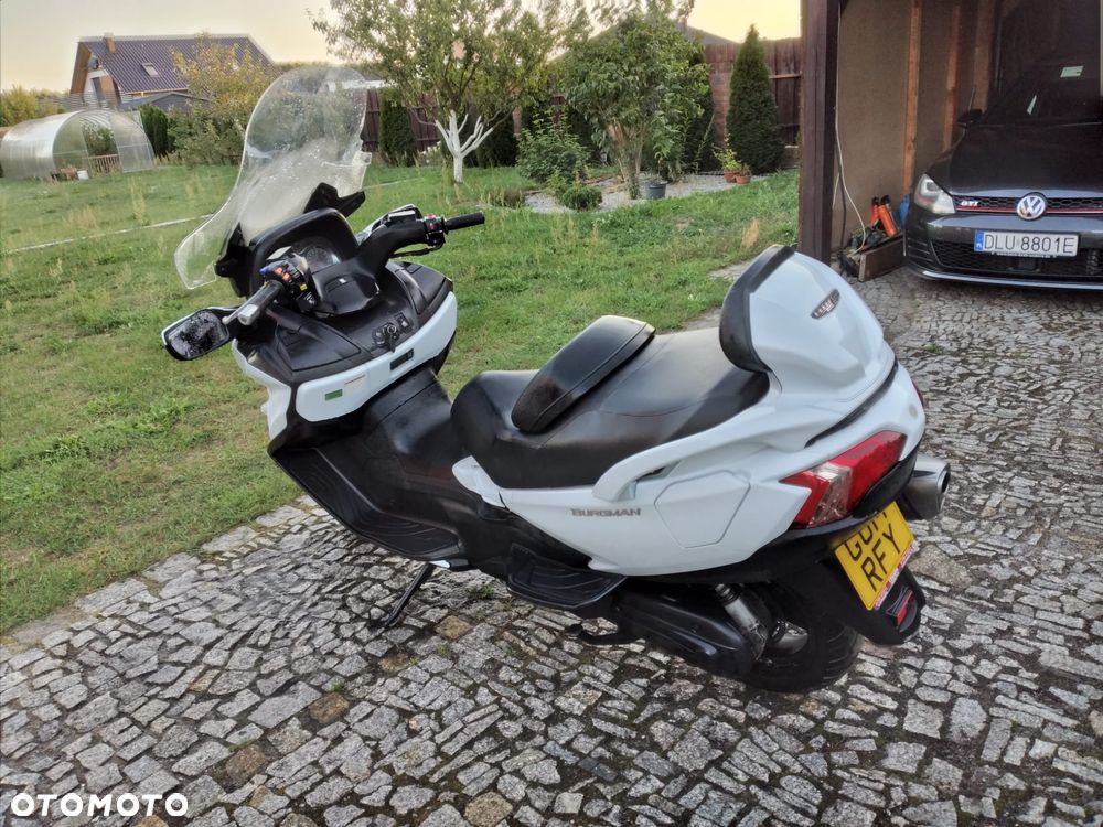 Suzuki Burgman - 10
