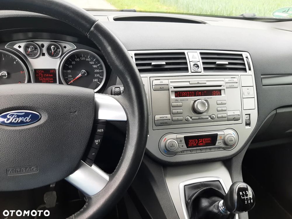 Ford Kuga 2.0 TDCi 4x4 Titanium - 27