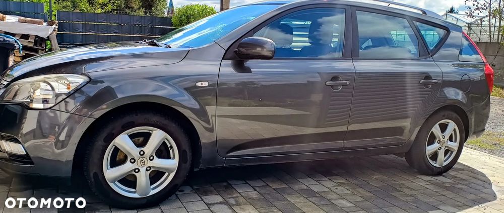 Kia Ceed - 16
