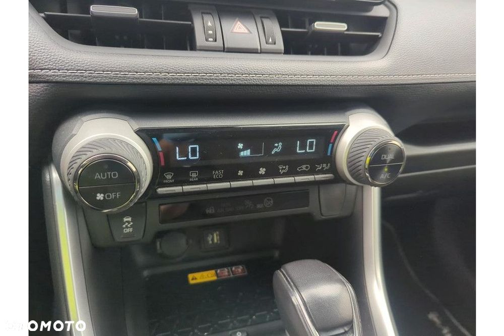 Toyota RAV4 - 8