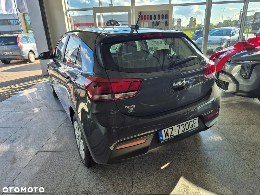 Kia Rio 1.2 M - 8