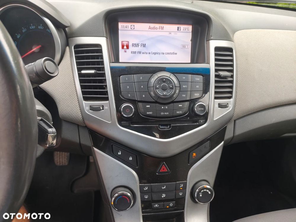 Chevrolet Cruze 1.6 - 22