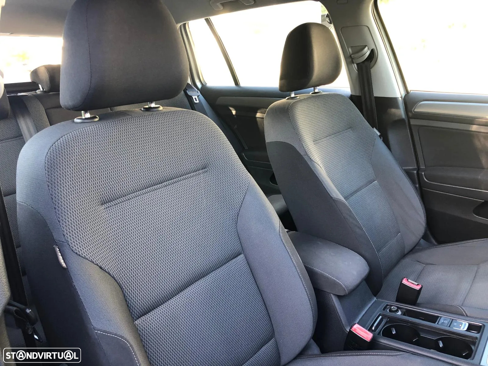 VW Golf Variant 1.6 TDi Confortline - 20