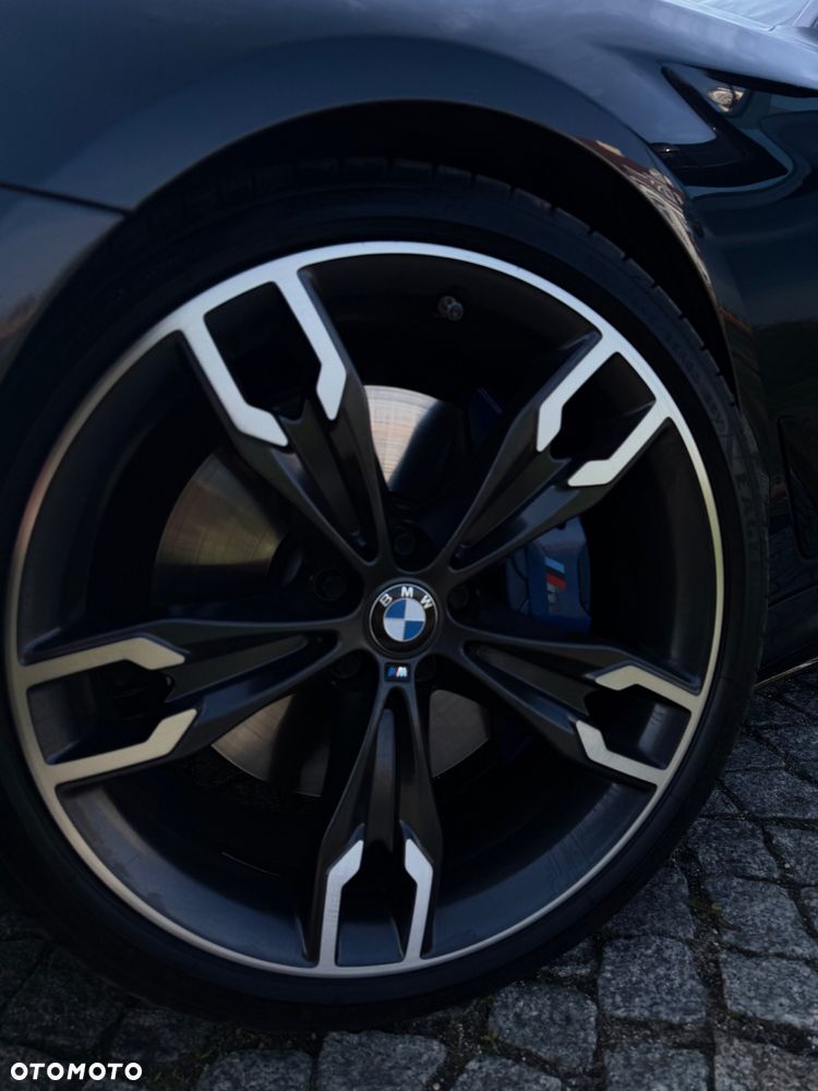BMW Seria 5 M550i xDrive - 31