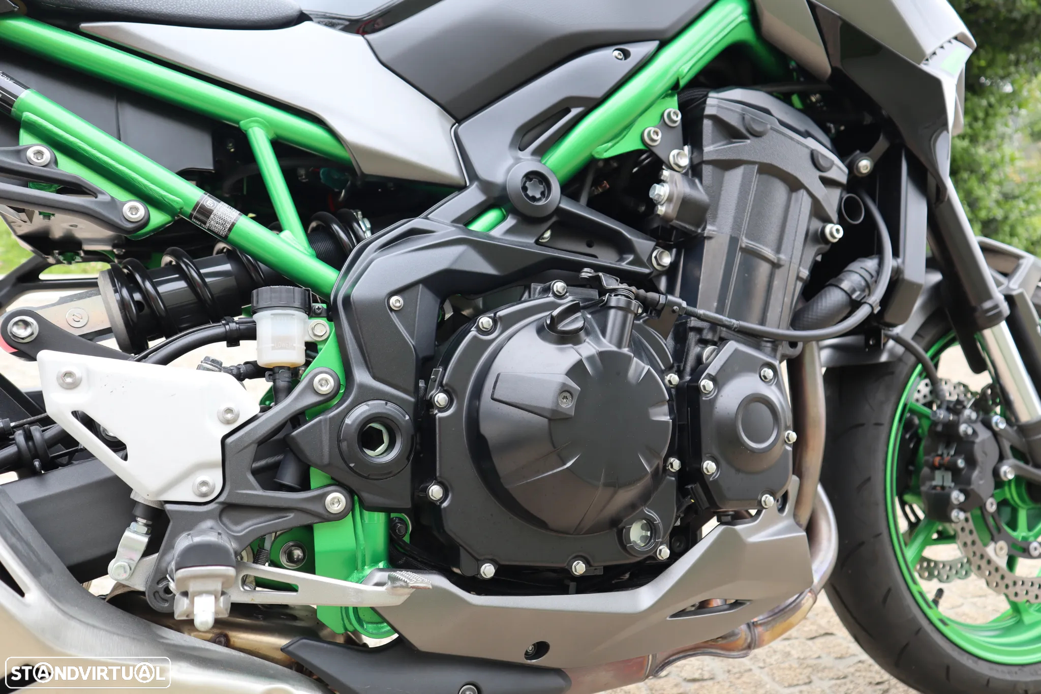 Kawasaki ZR 900F - 7
