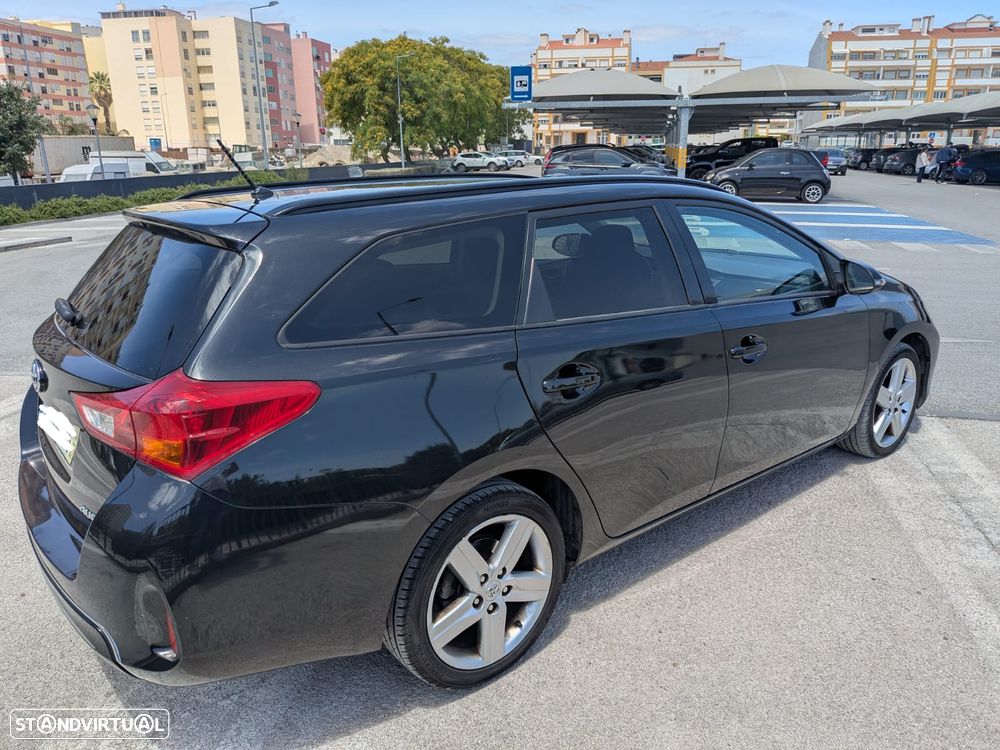 Toyota Auris Touring Sports 1.4 D-4D Com+P.Sport - 19