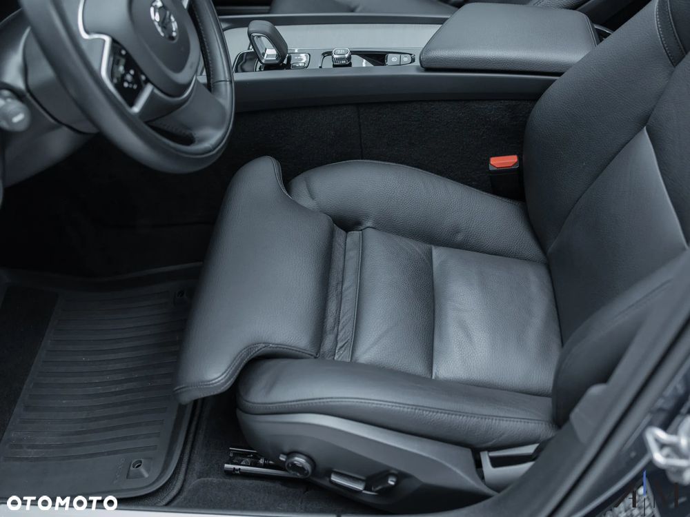 Volvo V60 Cross Country B4 D AWD Geartronic - 24