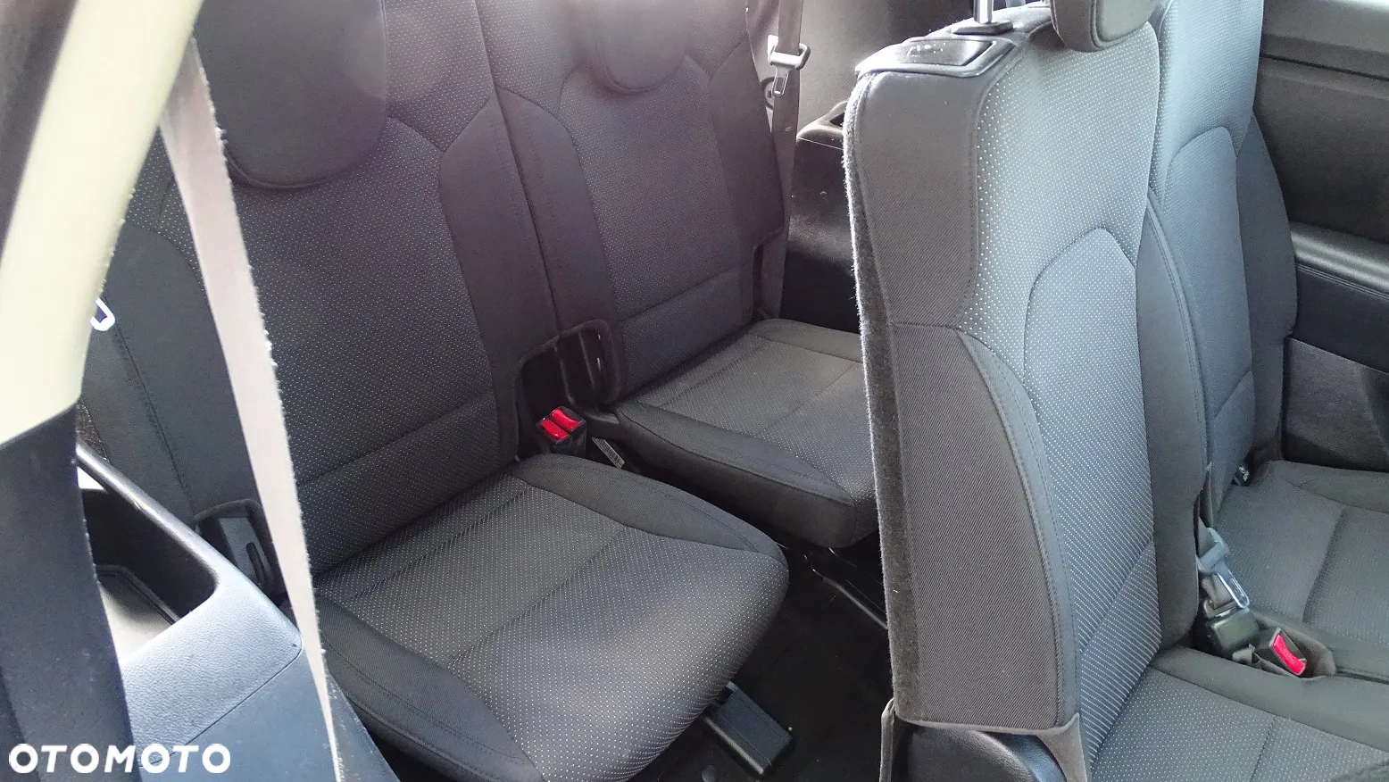 Kia Carens 1.7 CRDi M 7os - 14