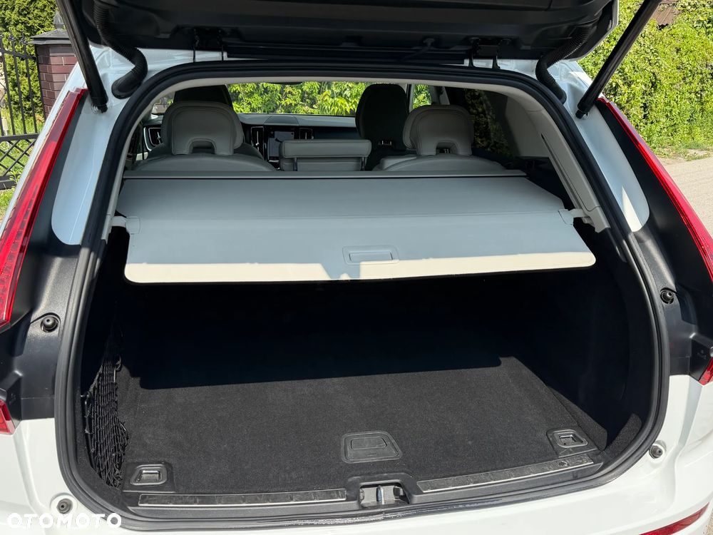 Volvo XC 60 B4 D AWD Momentum Pro - 34