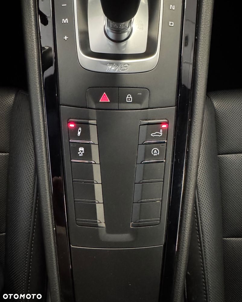 Porsche 718 Cayman GPF T PDK - 23