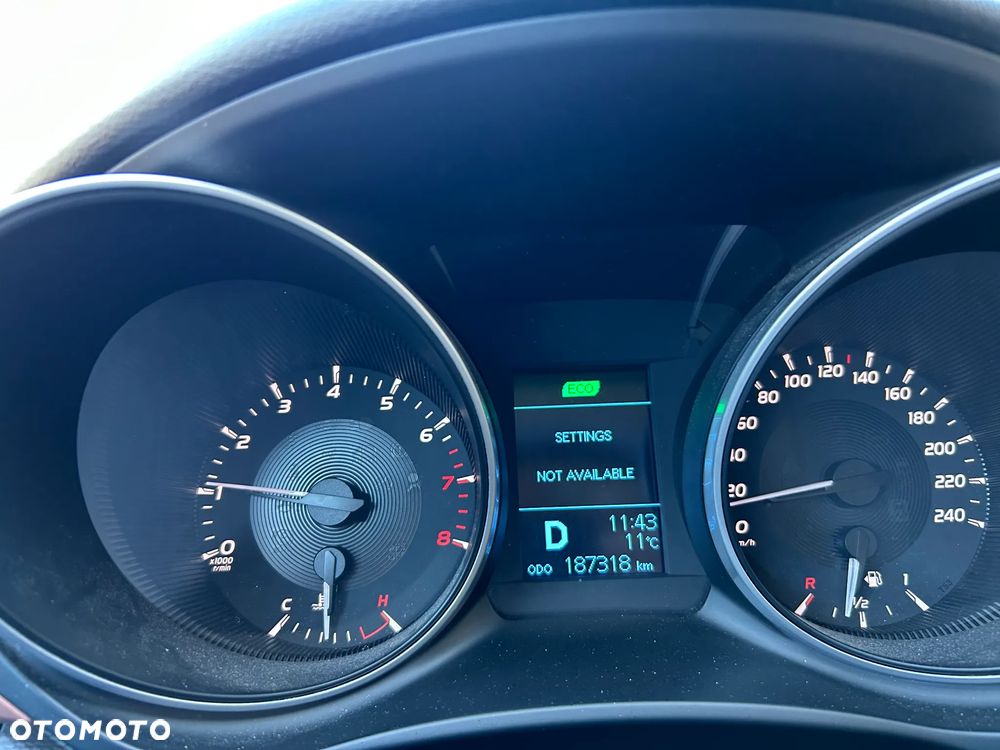 Toyota Avensis 2.0 Style MS - 8