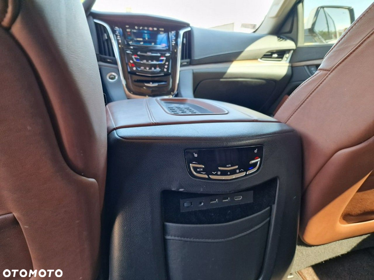 Cadillac Escalade - 31
