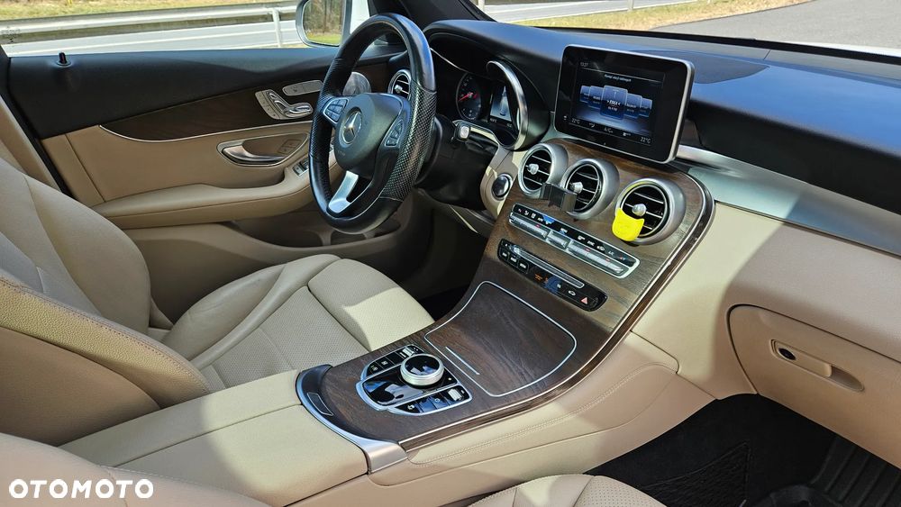 Mercedes-Benz GLC 300 4Matic 9G-TRONIC - 12