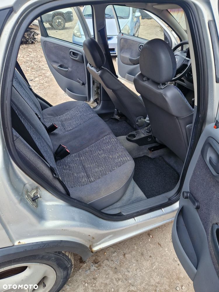 Opel Corsa 1.7 DTI Comfort - 7